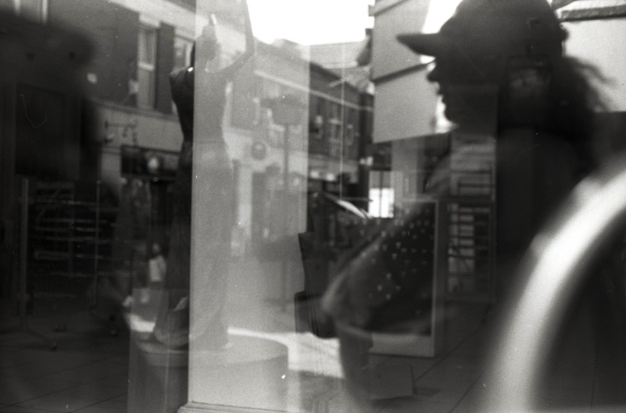 Monumental, frame 4