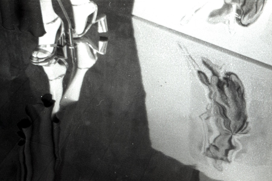 Monumental, frame 5