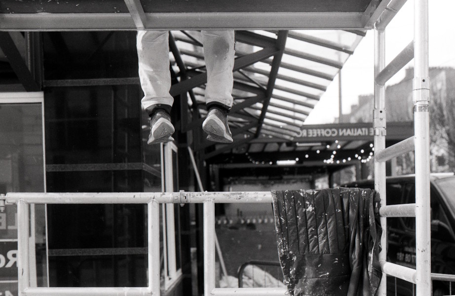 Monumental, frame 10
